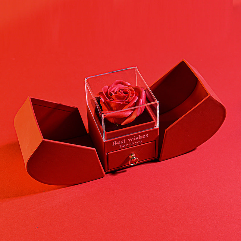 Coffret rose éternelle sous cloche, coffret pomme rouge ouvert
