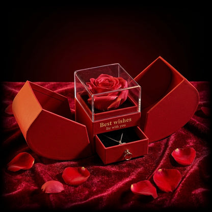 Coffret rose éternelle et collier ouvert sur velours rouge, cadeau femme
